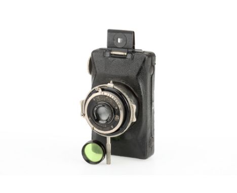 A Zeiss Ikon Kolibri 523/18 Compact Roll Film Camera 1931, format 3 x 4cm on 127 film, serial no. S31365, with Carl Zeiss Jen