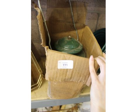 Coleman kerosene lamp (boxed)