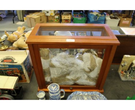 Cased apothecary scales