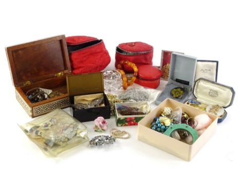 A quantity of modern costume jewellery, to include trinket dish, compacts, modern wristwatches, paste stone set clips, modern