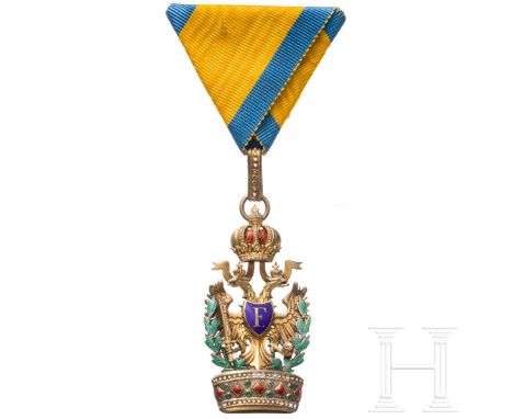 Orden der Eisernen Krone 3. Klasse mit Kriegsdekoration  Bronze, vergoldet, emailliert (vereinzelt Haarrisse, minimal gechipt