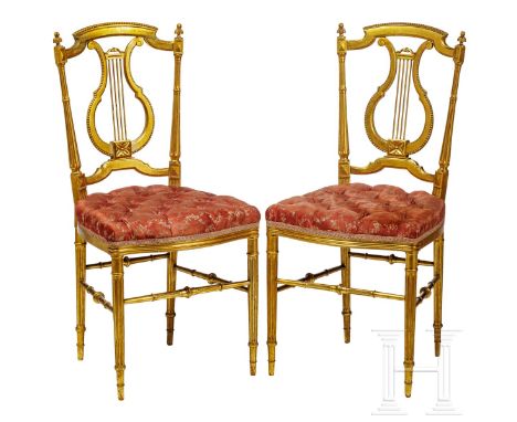 Herzogin Sophie (1847 - 1897), Braut König Ludwigs II. - zwei Stühle aus der Residenz München, um 1867  Holz, vergoldet, gepo