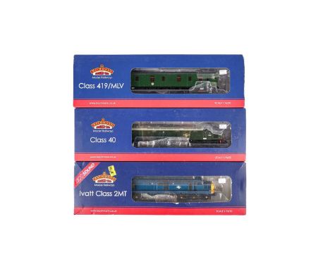 Bachmann 00-gauge Class 40 diesel locomotive, D369, 32481; Class 37/0 diesel locomotive 37049, 32783 DS; and a motor luggage 