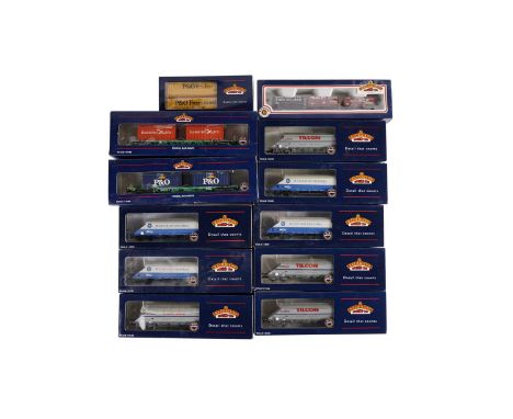 A selection of Bachmann 00-gauge rolling stock, all boxed, including: 90 tonne Bogie Hopper Wagon 'Buxton Lime'; 90 Tonne Bog