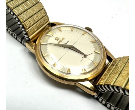 Omega Geneve 9ct Gold pie pan Men's Vintage presentation Wrist Watch Manual Winding 1960s 267 cal the watch is ticking 