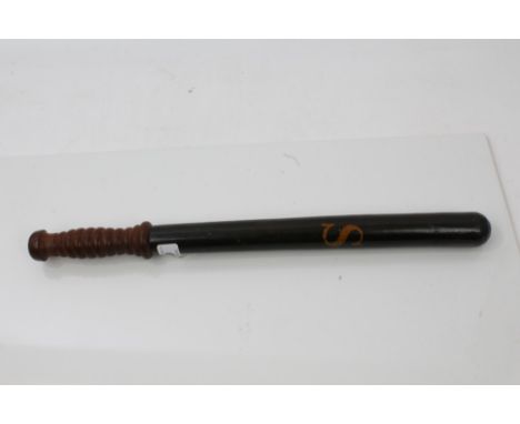 19th century Special Constable painted truncheon with gilt 'S. C.' and turned handle, 46cm