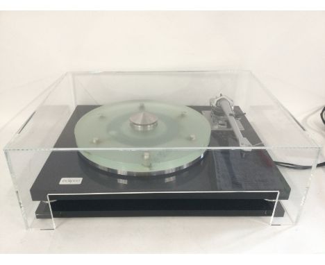 A boxed Inspire Eclipse SEV2 record player fitted with an SME Series IV tonearm. Comes supplied with power supply and paperwo