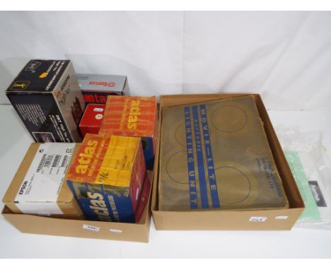 A good mixed lot of photographic equipment and similar to include a Suntax VL40 cordless video light, a HT400FM high tech han