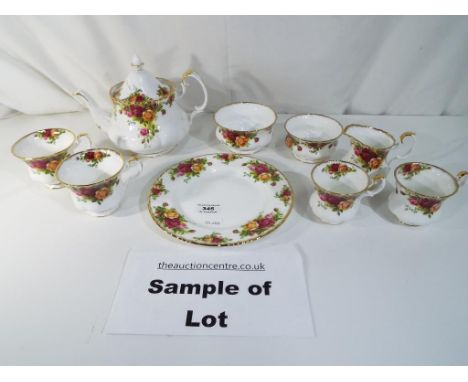 Royal Albert Old Country Roses - approximately 70 pieces of Royal Albert Old Country Roses dinner and tea wares, comprising p