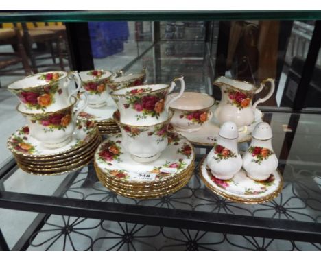 Royal Albert Old Country Roses - 31 pieces of Royal Albert Old Country Roses to include plates, side plates, cups, saucers, c