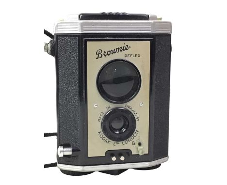 COLLECTION OF VINTAGE CAMERAS, AND CAMERA ACCESSORIES comprising of a Genabox 120, a Samoca EE-28, a Rainbow Hawk Eye, a Koda