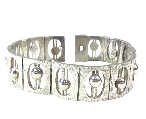 COLLECTION OF GOLD EARRINGS, WEDDING BAND AND COSTUME JEWELLERY, including fashion watches, gold stick pin and other items