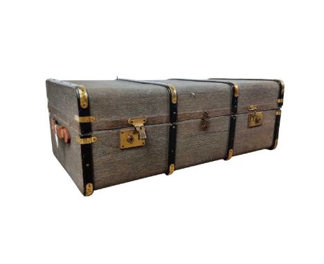 VINTAGE TRAVEL TRUNK, AND A SUITCASE the largest wood bound with brass fittingstrunk 92cm longQty: 2