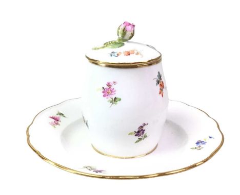 MODERN MEISSEN MUSTARD POT, AND OTHER CERAMICS  the pot with detachable cover, on a fixed stand, decorated with floral sprigs