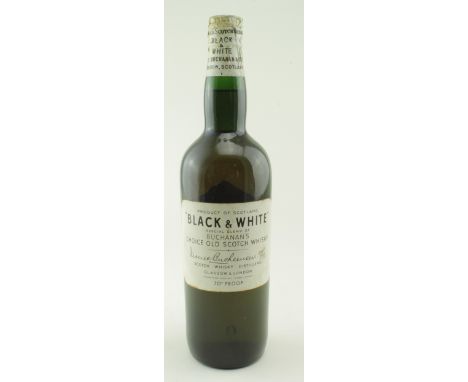 Black &amp; White 1950's full bottle of Scotch Whisky bottled by James Buchannan &amp; Co. Ltd., Glasgow, Scotland. Fill leve