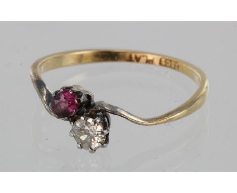 18ct Gold Diamond and Ruby Ring size P weight 2.0g
