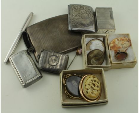 Silver. A collection of silver items, including, vesta &amp; cigarette cases etc., silver weight 6.9 oz. approx., together wi