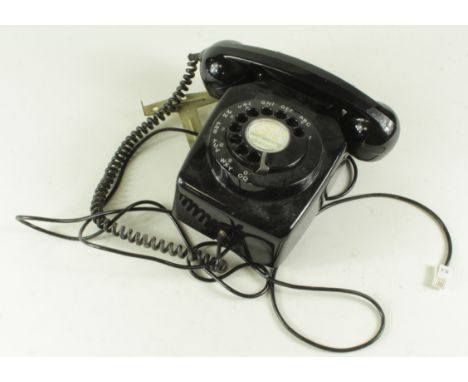 Vintage black wall telephone (GPO, 711L, FWR67/1)Not bakerlite