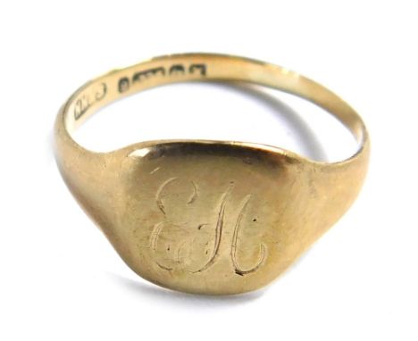 A 9ct gold signet ring, with square shield bearing the initials EH, ring size I½, 1.4g. 