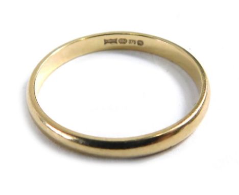 A 9ct gold wedding band, of plain design, ring size N½, 1.4g. 