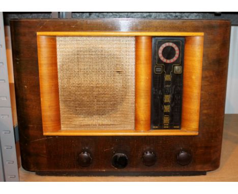 Vintage Bush Universal super-het valve radio