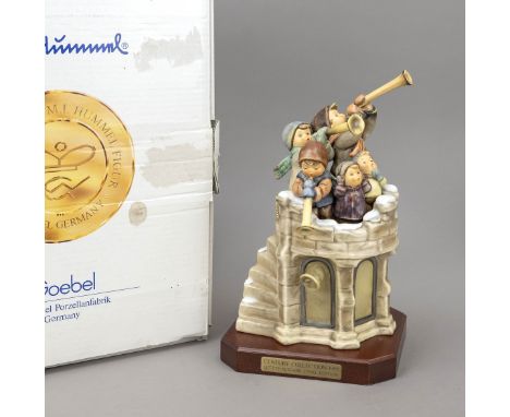 Große Hummelfigur, Goebel, Turmbläser, Century Collection, 1993, sign., fünf posaunende und singende Jungen auf einer turmart