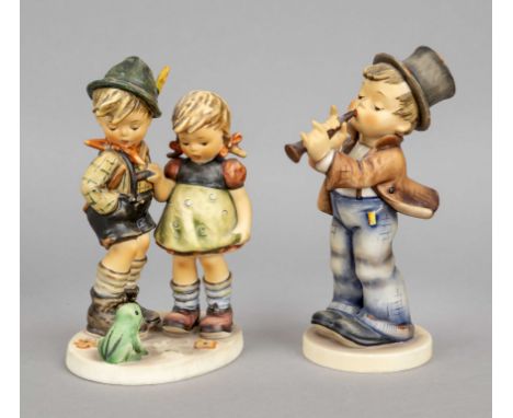 Zwei Hummel Figuren, Goebel, Oeslau, ''Ständchen '' / Junge mit Flöte, Entwurf Arthur Möller 1938, Marke um 1960, Modellnr. 8