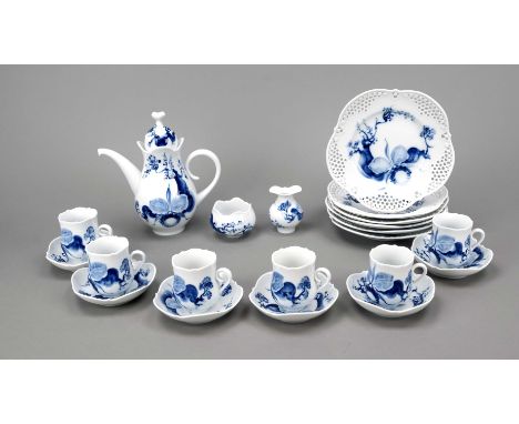 Mokkaservice für sechs Personen, Meissen, 1980er Jahre, 1.W., Form Großer Ausschnitt, Entwurf Ludwig Zepner, Dekor blaue Orch
