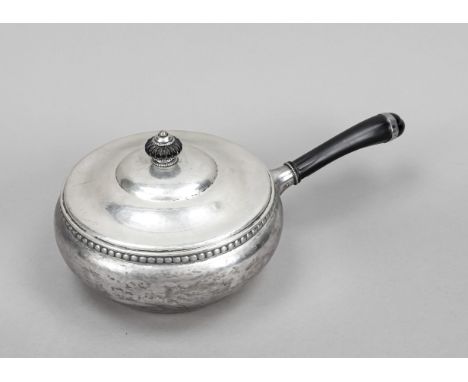 Art Déco Deckelkasserole, Dänemark, 1920, BZ: Christian F. Heise, Silber 830/000, runder Stand, gebauchter Korpus, getreppter