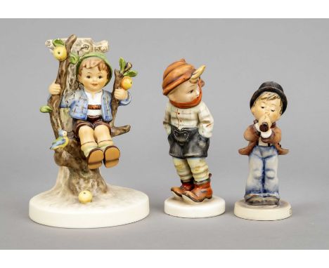 Drei Hummel Figuren, Goebel, Oeslau, ''Ständchen '' / Junge mit Flöte, Entwurf Arthur Möller 1938, Marke um 1960, Modellnr. 8
