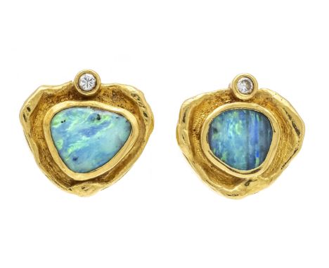Opal-Brillant-Clipohrstecker GG 900/000 ungest., gepr., mit 2 Opal-Doubletten 9 x 7,6 und 7 x 7 mm in blaugrünem Farbenpiel u
