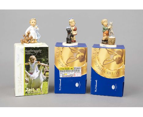 Konvolut aus 3 Hummelfiguren, Goebel, darunter: Bin noch gar nicht müde, 2009, sign., polychrom bemalt, Modellnr. 2313, H. 10