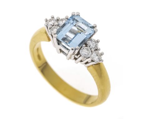 Aquamarin-Brillant-Ring GG/WG 750/000 mit einem im Smaragdschliff fac. Aquamarin 7 x 6 mm in einem feinen Hellblau und 6 Bril