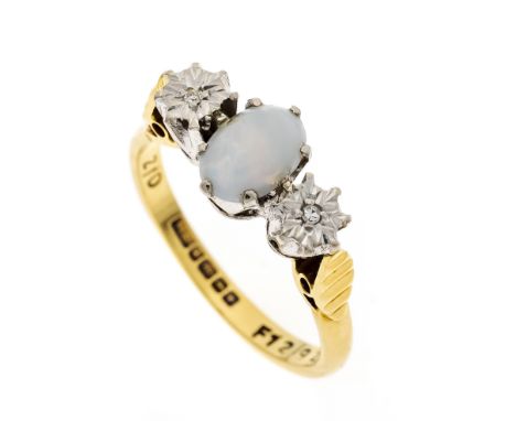 Opal-Diamant-Ring GG/WG 750/000 mit einem ovalen Opal-Cabochon 7 x 5 mm und 2 Achtkant-Diamanten, zus. 0,1 ct W/SI, RG 53, 3,