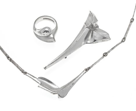 3-teiliges Lapponia-Set Silber 925/000 partiell mattiert, Mittelteil-Collier mit Hakenschließe L. 41,5 cm, Brosche L. 66 mm, 