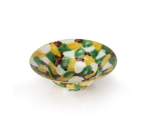 'Egg and spinach' glazed bowl Chinese, Kangxi period (1661 - 1722) decorated to the body and sides with famille verte enamels