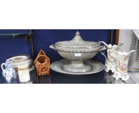 A LARGE ITALIAN CERAMIC TUREEN and a collection of ceramics