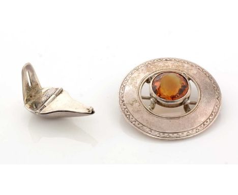 A Scottish provincial silver brooch, with a faceted citrine boss and engraved border, by William Robb of Ballater, with Edinb