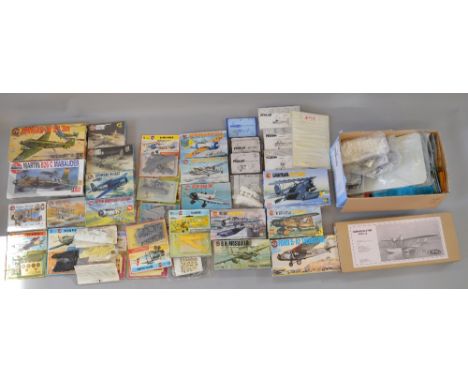 116 assorted model kits including boxed and carded examples of varying sizes.