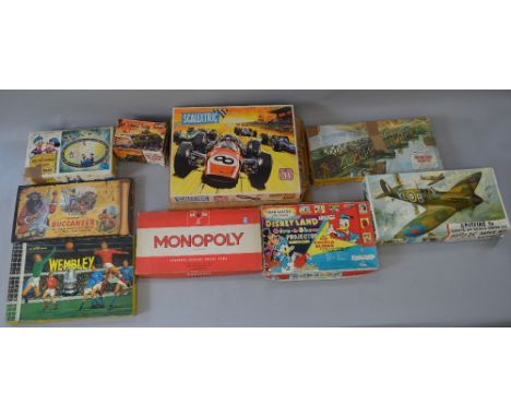 5 Vintage board games together with a boxed Marx Toys Tank, a Scalextric set, Airfix Pontoon Bridge and Airfix Superkit (9)