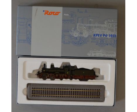 H0 Scale. Roco. 4-4-0 steam locomotive KPEV P42 1933. Housed in presentation box with display track VG in G box