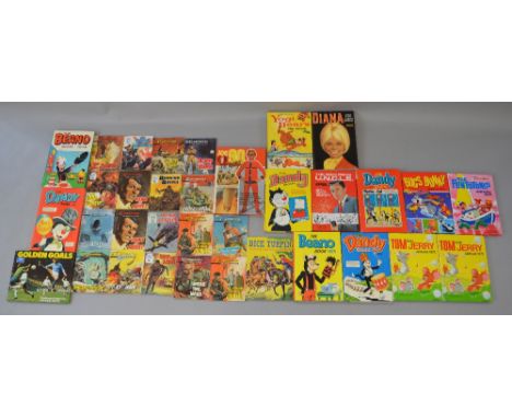 Mixed lot including Commando comics, Vintage Annuals, a Meccano 3 set etc.