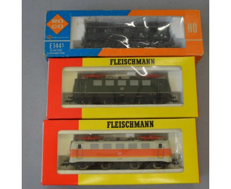 H0 Scale. Fleischmann & Roco. 3 x DB pantograph electric locomotives. Ref 4329, 4326 & 4130. VG in F/G boxes. 
