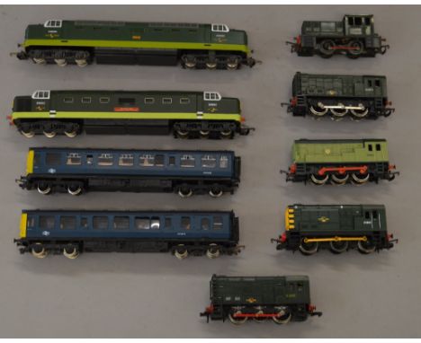 OO Gauge. 7 x diesel lococomotives by Hornby/Lima together with Hornby 2-car DMU (Some damage) Overall F/G