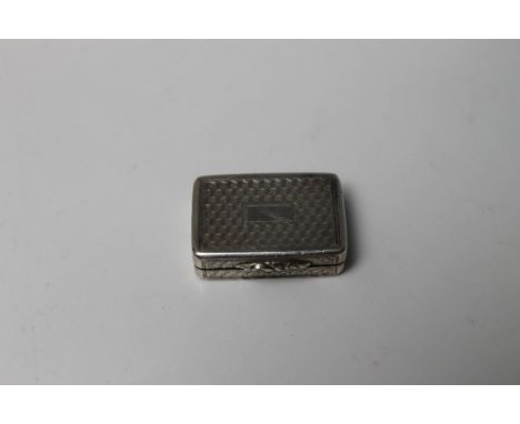 A HALLMARKED SILVER VINAIGRETTE - BIRMINGHAM 1841, of small proportions with engine turned styling with vacant cartouche, scr
