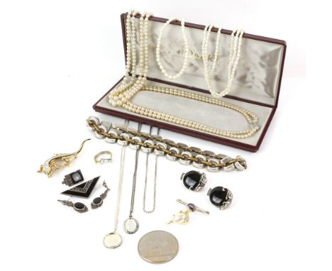 Collection of costume jewellery containing silver items to include chunky link collar necklace, St Christopher pendant on cha