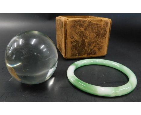 Various items of oriental wares, to include a jade bangle, and a clear glass ball, pale green pendant, dark green pendant and