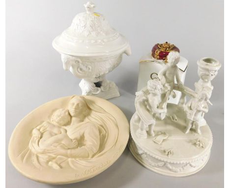 Various decorative items, to include cream ware circular tureen in early 19thC style, Italian figure group Royale Stratford G
