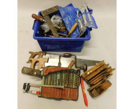 Miscellaneous wooden block planes, saws, and other tools, etc.