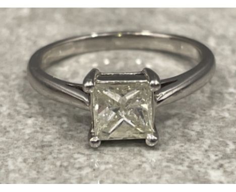 18ct white gold Princess cut diamond ring. Approx .75ct size M 3.1g